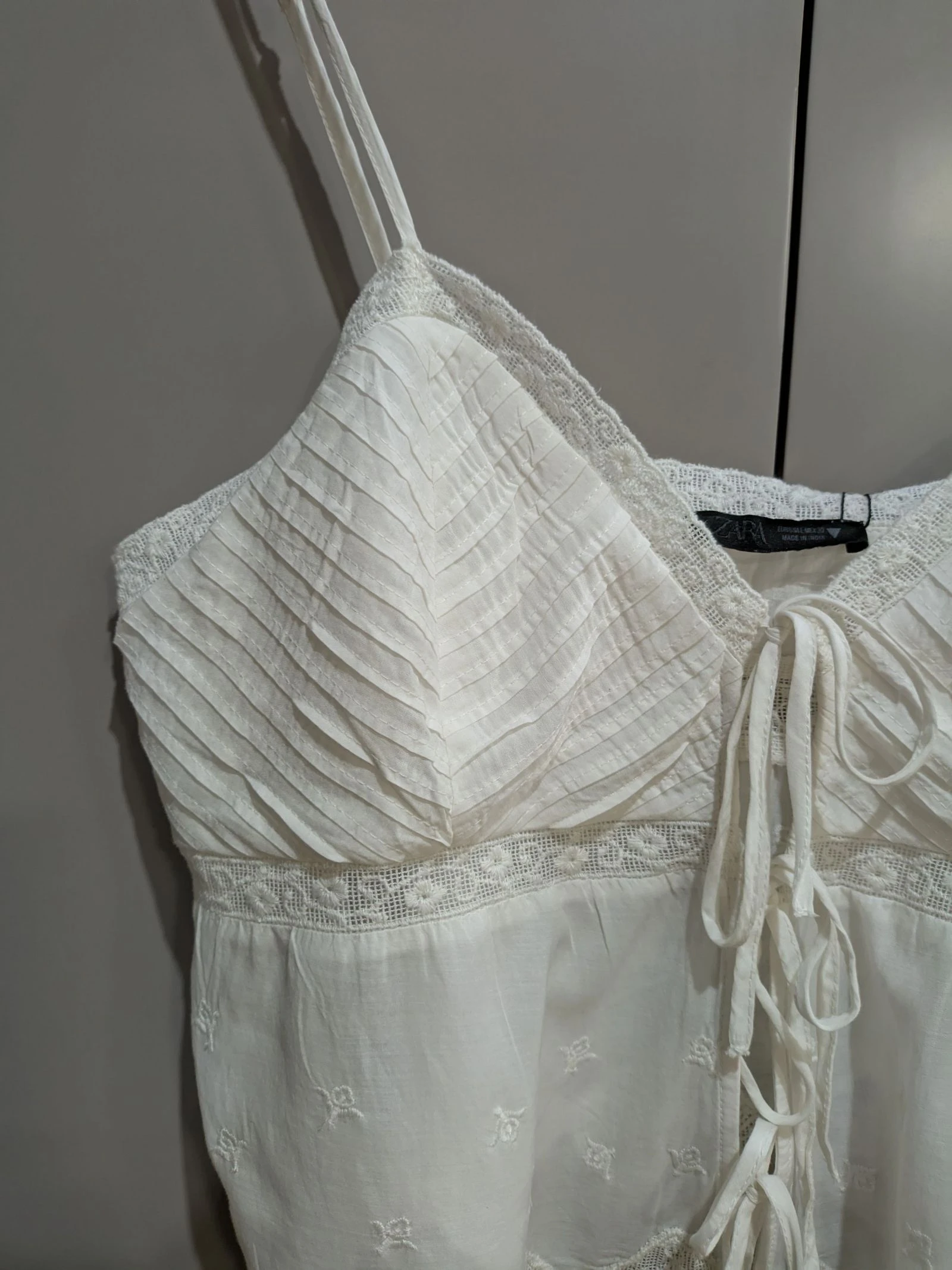 Top Crop Blanco Lencero Estilo Boho con Encaje y Cordones talla L de Zara  – photo 7